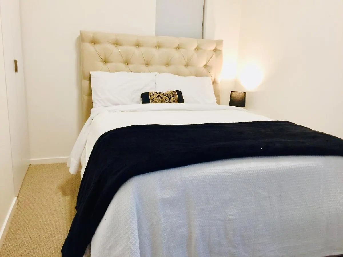 One Adelaide Cbd , With 1 Carpark Apartamento