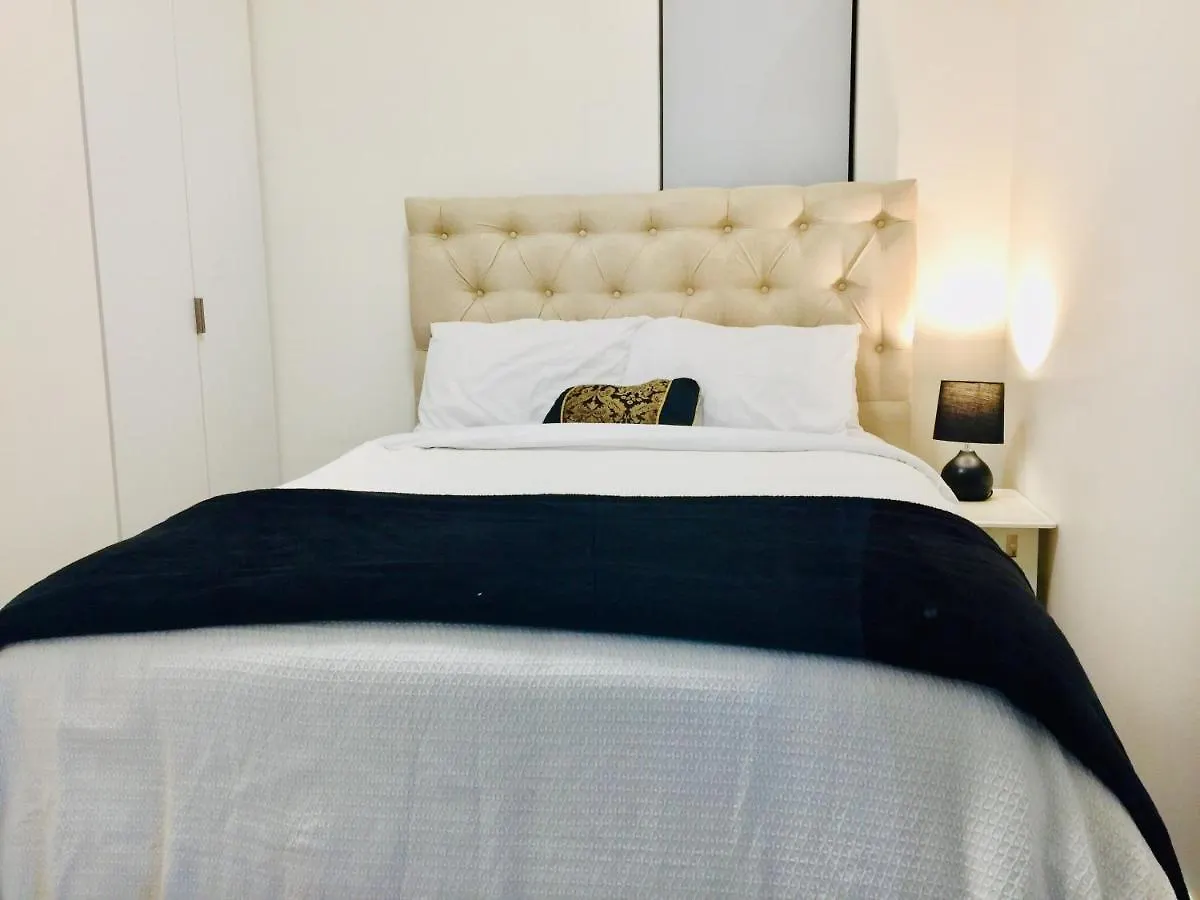 One Adelaide Cbd , With 1 Carpark Apartamento